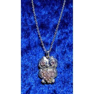 vintage unique pink multi chrystal silver tone owl adjustible chain necklace.